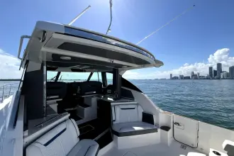Thumbnail von Tiara Yachts 43LE