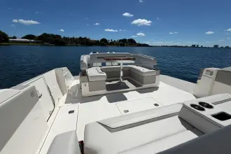 Thumbnail von Tiara Yachts 43LS MARILEE