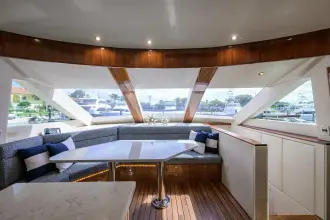 Thumbnail von Hatteras 80 Enclosed Bridge Skylounge SAPPHIRE