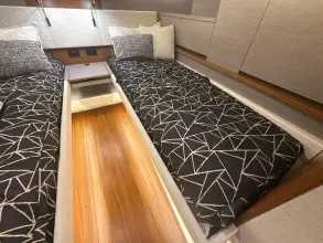 Thumbnail von Tiara Yachts 48LS