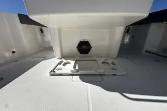 Thumbnail von Boston Whaler 330 Outrage