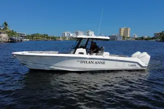 Thumbnail von Boston Whaler 330 Outrage