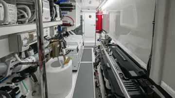 Thumbnail von Riviera 6800 Sport Yacht