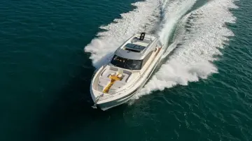 Thumbnail von Riviera 6800 Sport Yacht