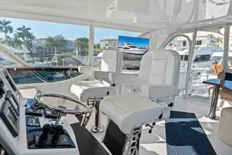 Thumbnail von Hatteras 64 Motoryacht
