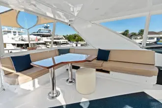 Thumbnail von Hatteras 64 Motoryacht
