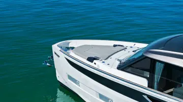 Thumbnail von Azimut Seadeck 6