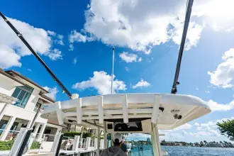 Thumbnail von Boston Whaler 330 Outrage