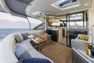 Thumbnail von Riviera Sport Yacht Platinum Edition 4600