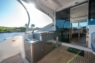 Thumbnail von Riviera 5400 Sport Yacht