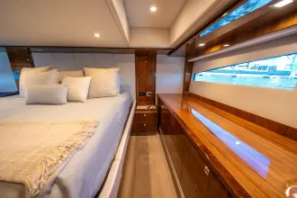 Thumbnail von Riviera 5400 Sport Yacht