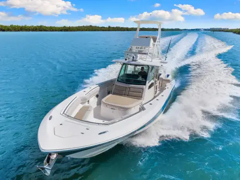 Boston Whaler 380 Outrage