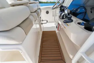 Thumbnail von Boston Whaler 380 Outrage