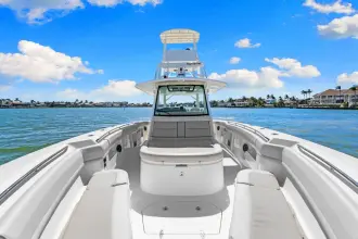 Thumbnail von Boston Whaler 380 Outrage