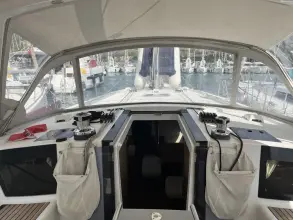 Thumbnail von Beneteau Oceanis 45 Anchor management