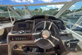 Thumbnail von Cruisers Yachts 380 Express Life Of Leisure II