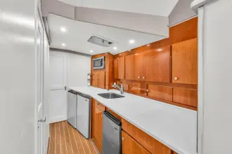 Thumbnail von Hatteras 42 Convertible