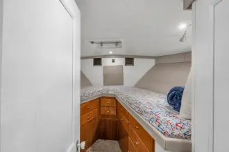 Thumbnail von Hatteras 42 Convertible