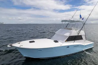 Thumbnail von Hatteras 42 Convertible
