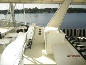 Thumbnail von Hatteras 63 Cockpit Motor Yacht WOLO