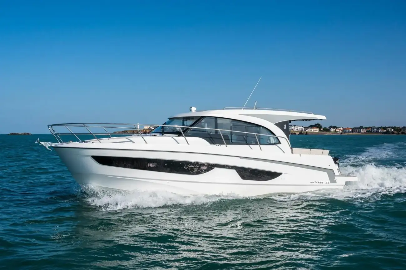 Beneteau Antares 11 SİPARİŞ İÇİN MEVCUT
