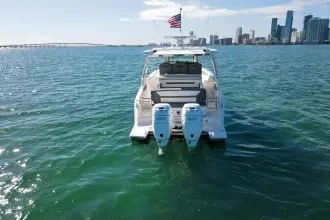 Thumbnail von Tiara Yachts 34 LS