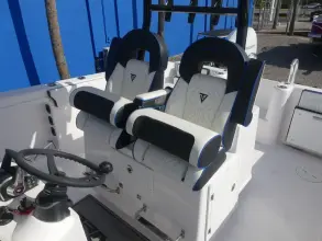 Thumbnail von Twin Vee 280 GFX2