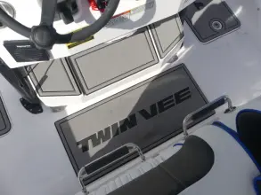 Thumbnail von Twin Vee 280 GFX2