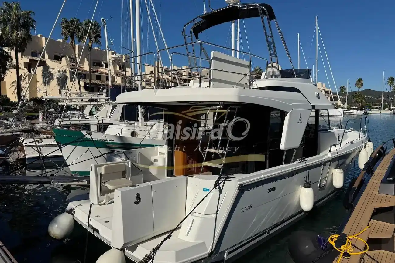 Beneteau Swift Trawler 35