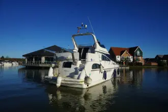 Thumbnail von Birchwood Crusader 400 Flybridge