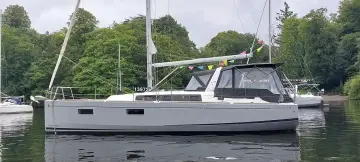 Thumbnail von Beneteau Oceanis 38.1 Tink