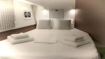 Thumbnail von ラグーン 42 キットキャット