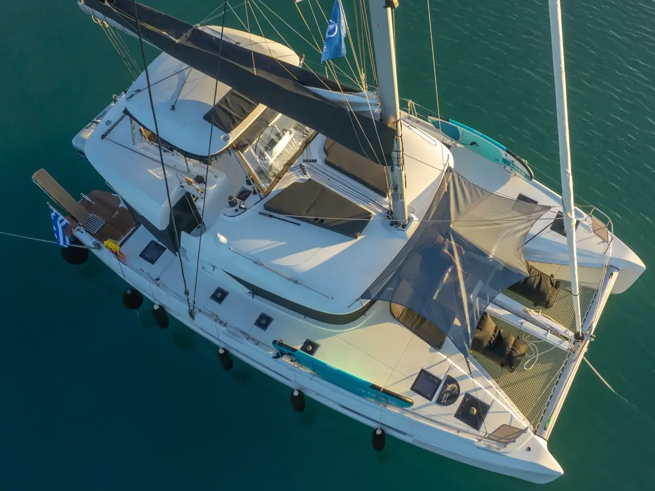 Lagoon 51 AEGEUS（エアコン、ジェネレーター、ウォーターメーカー、チークコックピット、アンダーウォータースライツ）