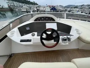 Thumbnail von Sunseeker 82 Yacht
