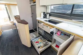 Thumbnail von Azimut 60