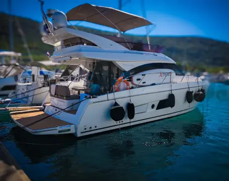 Bavaria Virtess 420 Fly LADY BAVARKICA