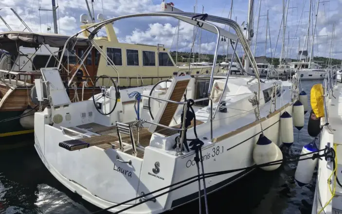 Beneteau Oceanis 38.1 Laura