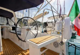 Thumbnail von Beneteau Oceanis 38.1