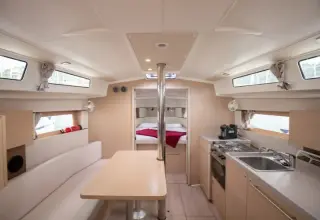 Thumbnail von Beneteau Oceanis 38.1
