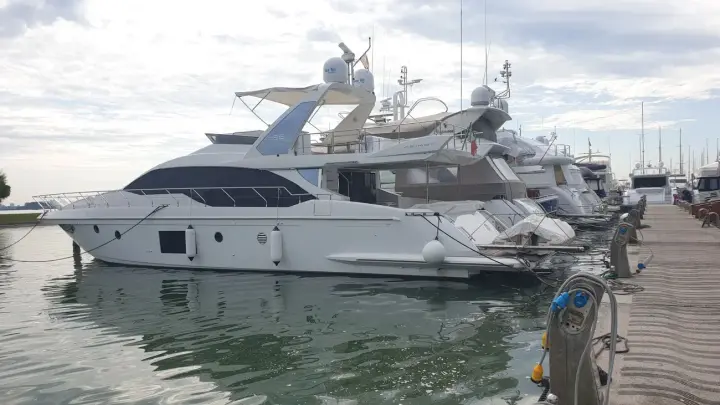 Azimut 66