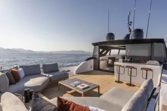 Thumbnail von Ferretti Yachts 1000 Skydeck
