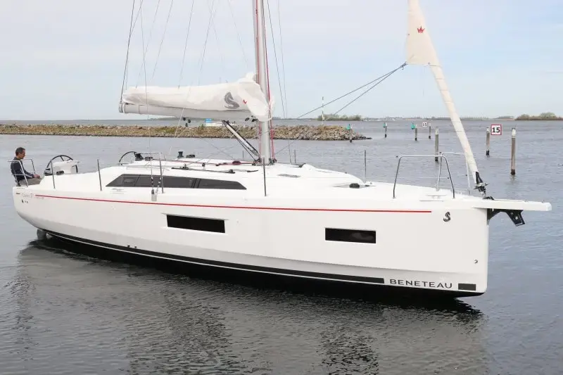 Beneteau Oceanis 37.1