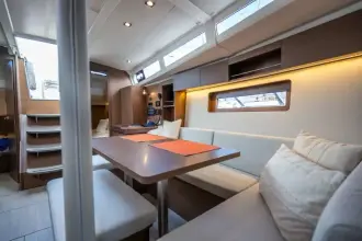 Thumbnail von Beneteau Oceanis 37.1