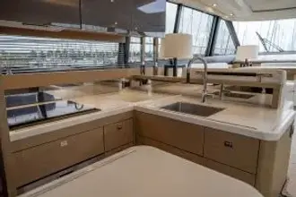 Thumbnail von Prestige 560 S