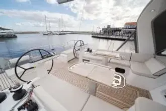 Thumbnail von Beneteau Oceanis Yacht 54