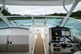 Thumbnail von Boston Whaler 320 Vantage