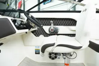 Thumbnail von Sea Ray SLX 250