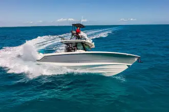 Thumbnail von Boston Whaler 360 Outrage