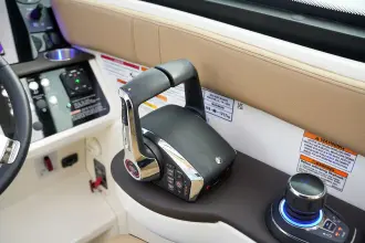 Thumbnail von Sea Ray Sundancer 320