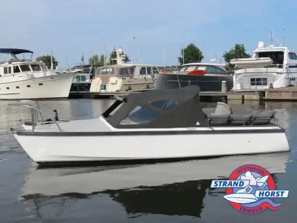 Catamaran Cruisers` One-Off 6.5